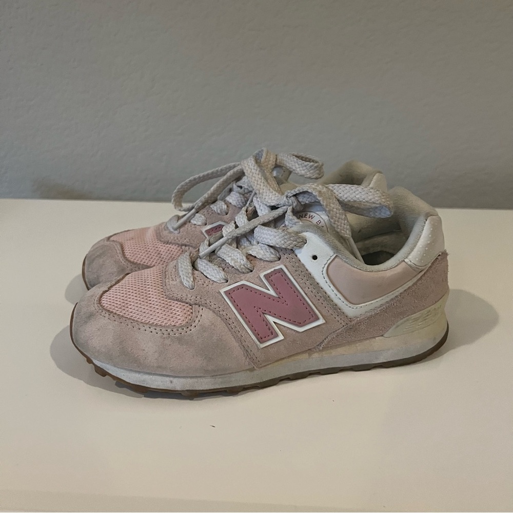 Kids New Balance 574 Pink size 1.5